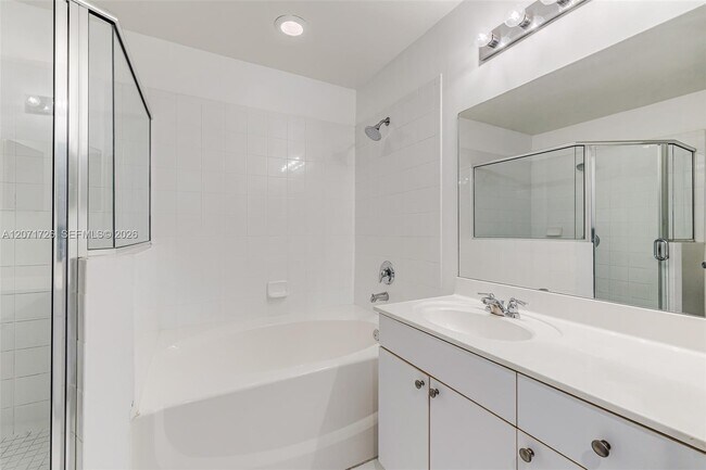 Photo - 8900 NE 8th Ave