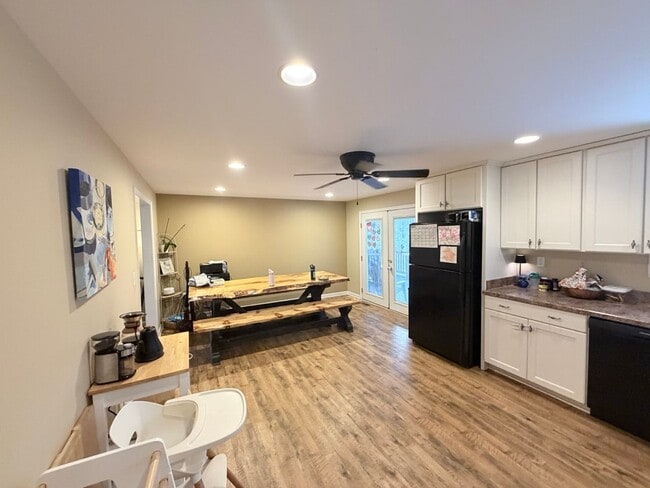 Photo - 5115 Irving St Unit 1