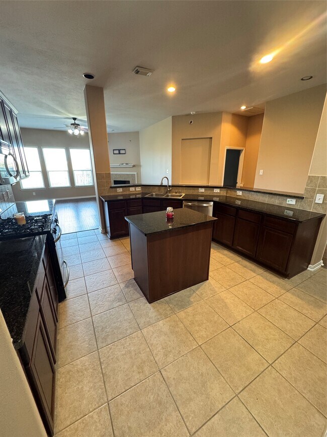Photo - 3219 Witney Way