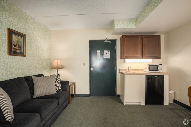 Single Suite - 250SF