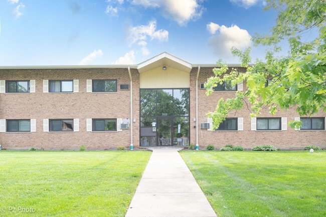 Building Photo - 7413 Brookdale Dr Unit 107