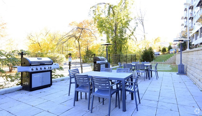 bbq area/ putting green - Publica