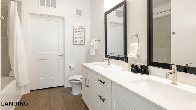 Photo - 3900 Robinson Rd Unit 1208