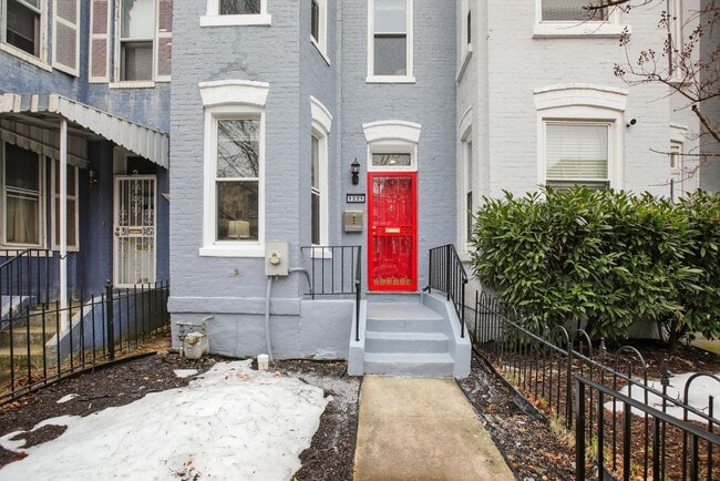 Photo - wonderful 3BR 1.5 Bath in the H st Corridor