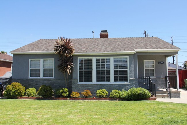 Building Photo - 12208 Burl