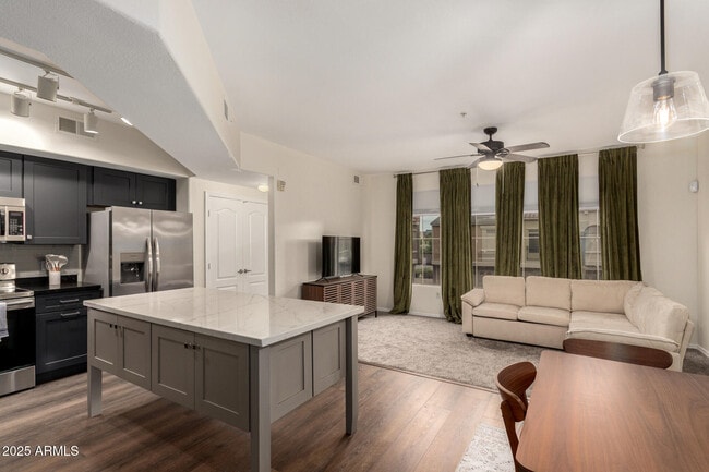 Building Photo - 240 W Juniper Ave