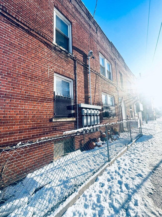 Photo - 113 Mallory Ave Unidad B