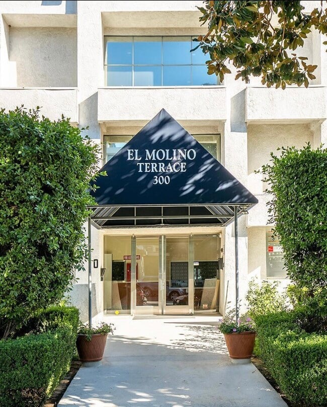 Photo - 300 N El Molino Ave Unit 309
