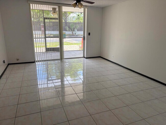 Photo - 3660 Inverrary Dr Unit 1B