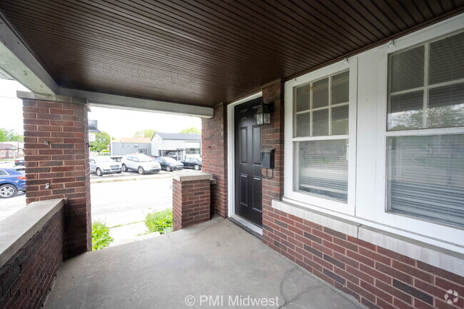 Building Photo - 4302 E 10th St Rental