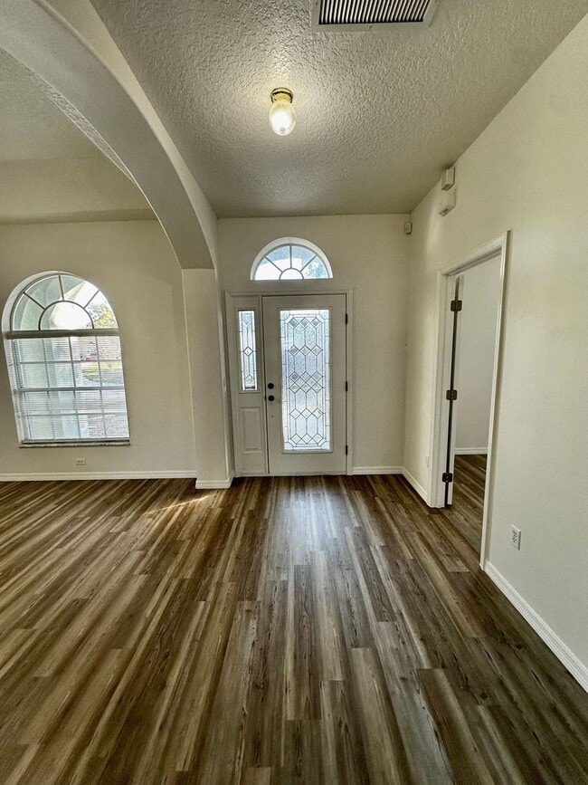 Photo - *Move In Ready* Bright & Spacious 3BR/2BA Home with Open Layout & Huge Backyard in Orlando