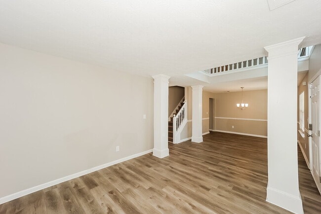 Photo - 4021 Castle Way Dr