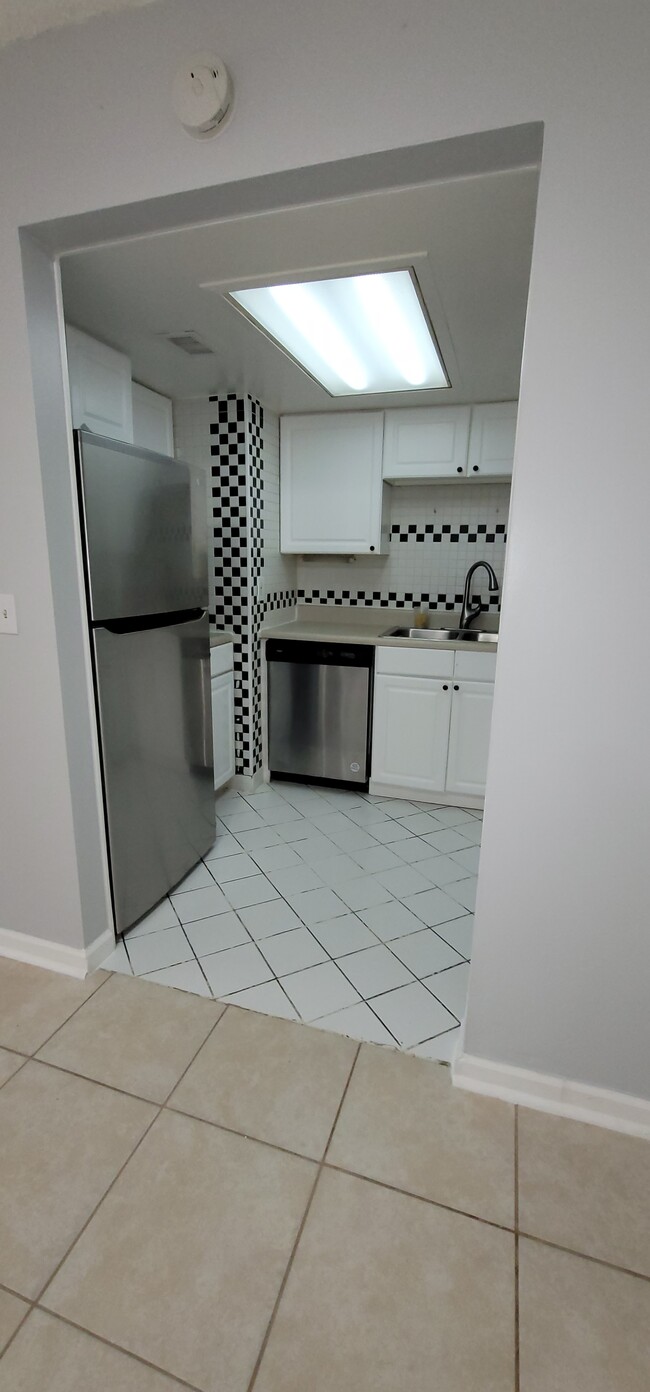 Photo - 906 Lake Destiny Rd Unit A