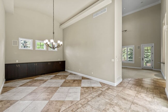 Photo - 11 Sommerset Cir