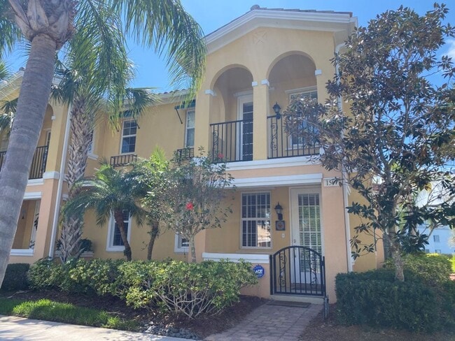 Photo - 1567 Napoli Dr W