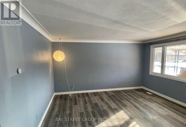 Photo - 6852 Hagar Ave