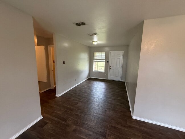 Photo - 3-bed/2-bath with garage!