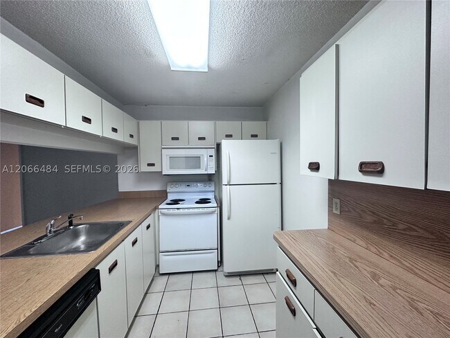 Photo - 2740 W 63rd St Unit 13-25
