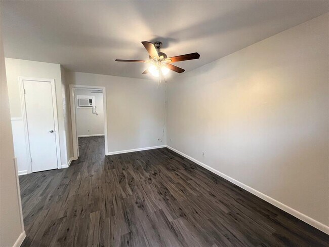 Photo - 926 E Dean Keeton St Unit 204