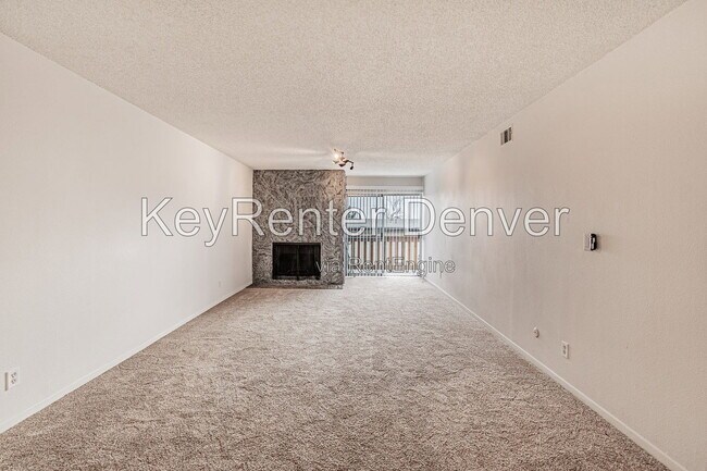 Building Photo - 865 S Quebec St Unit 304a