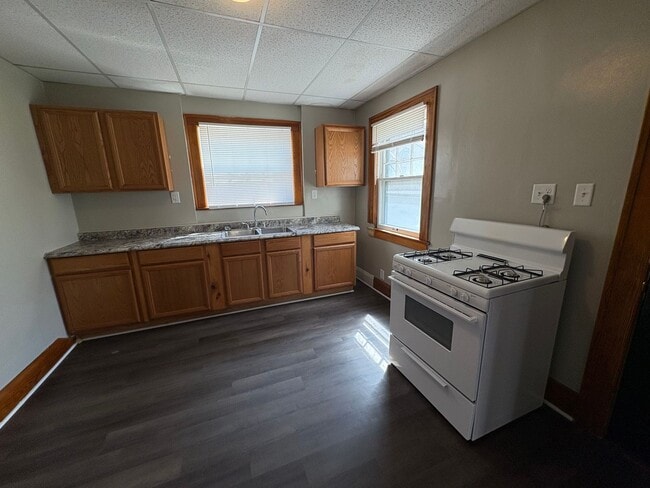 Photo - Spacious 3 Bedroom Home on Sylvania for Rent