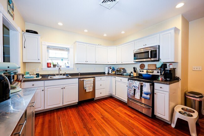 Photo - 63 Payne St Apartments Unit 2