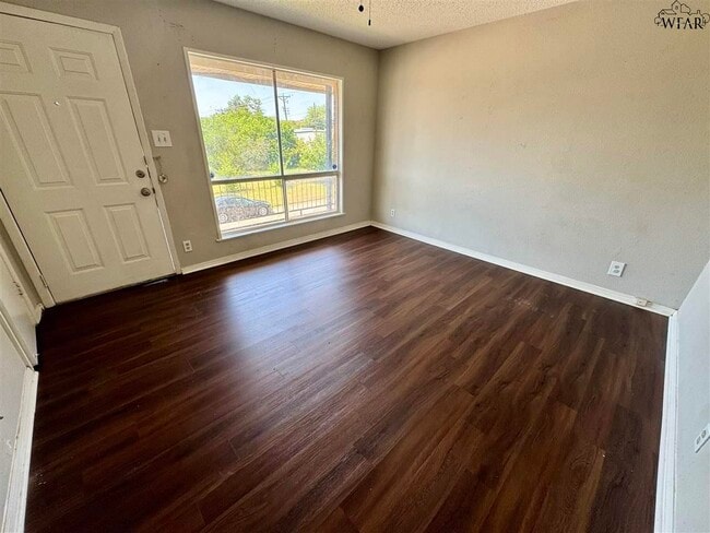 Building Photo - 2316 Buchanan St Rental
