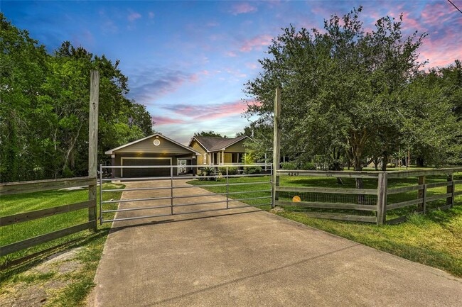 Photo - 4249 Lord Rd