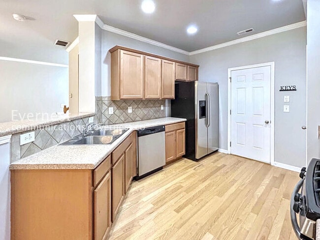 Photo - 2221 Nottley Dr