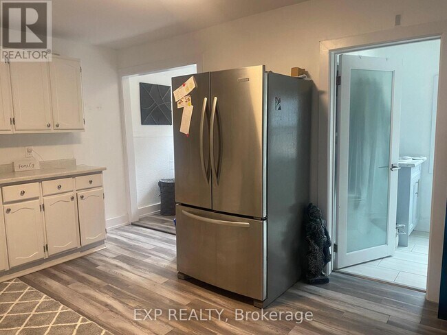 Photo - 4620 Lee Ave