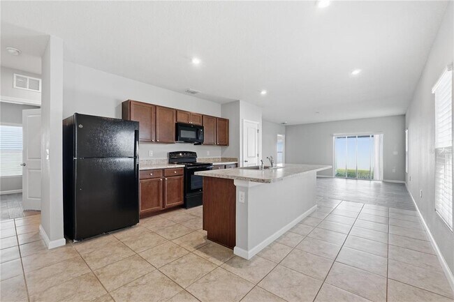 Photo - 1530 Finnigan Cir