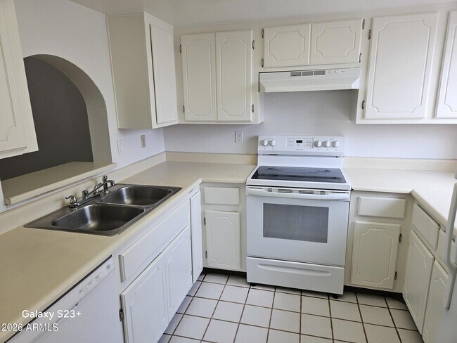 Photo - 707 W 13th St