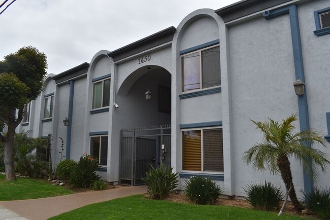 Building Photo - 1 Bedroom Condo in the Tapestry Community of Imperial Beach Unit 4