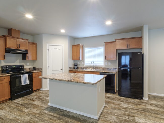 Building Photo - 624 Rodeo Rd Rental