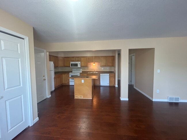 Photo - 886 Wescott Square Unit 103