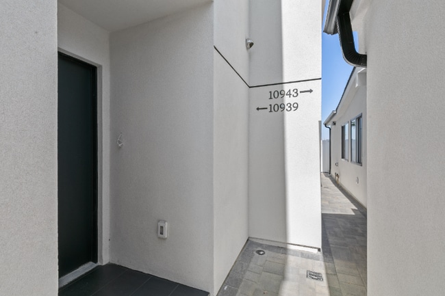 Photo - 10939 Christine Way