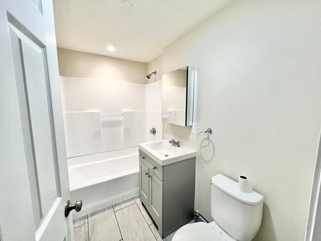 Photo - 112 Adams St Unit L