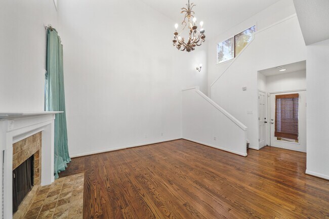 Building Photo - 2555 Bering Dr Unit 1