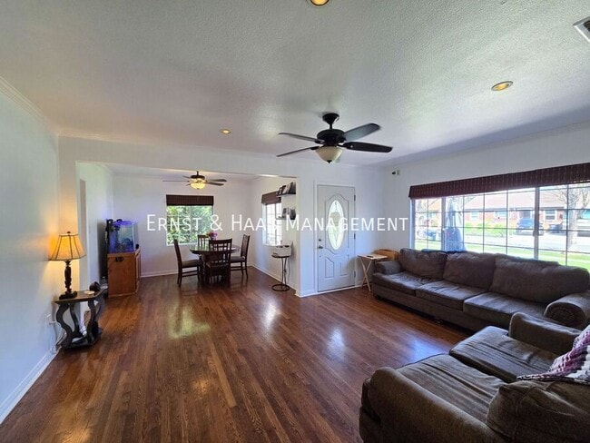 Photo - 4415 Petaluma Ave