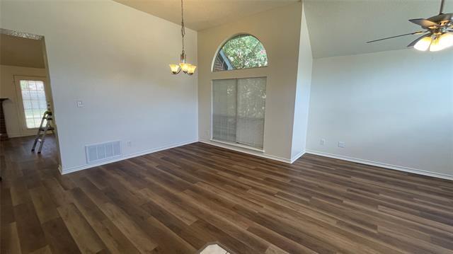Photo - 320 Pebblebrook Ln