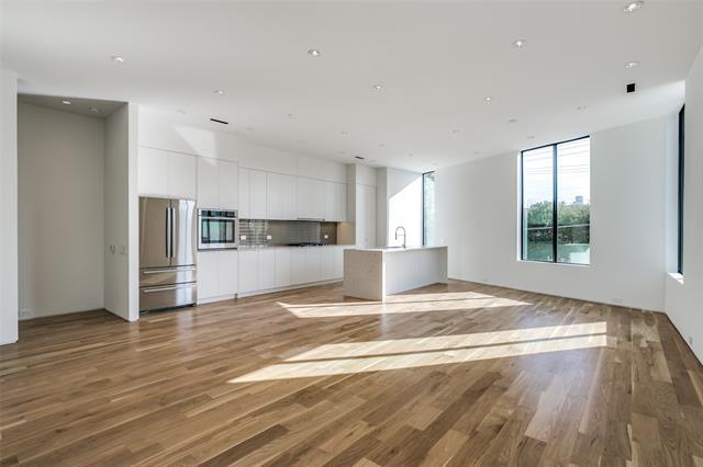 Photo - 2422 N Carroll Ave Unit 2