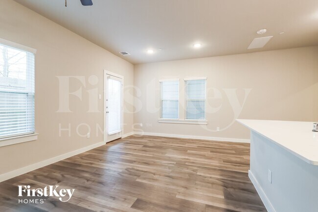 Photo - 381 N Centro Cir