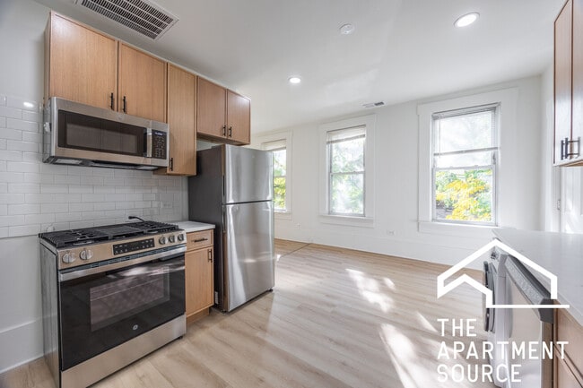 Building Photo - 2301 N Leavitt St Unit CH2R