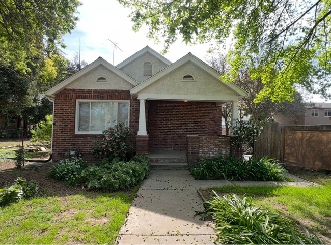 Building Photo - BEAUTIFULLY REMODELED HOME W/ HUGE OUTBUILDING!!