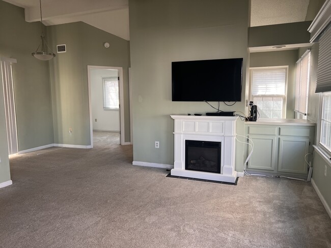 Photo - 117 Whitehaven Ct