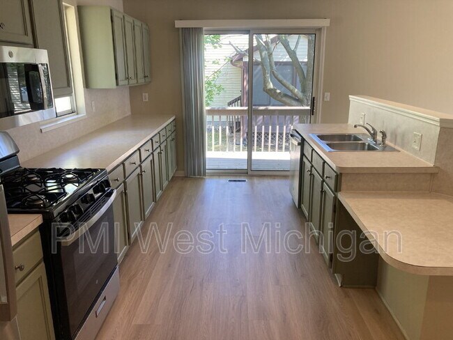 Photo - 2673 Woodmeadow Dr SE