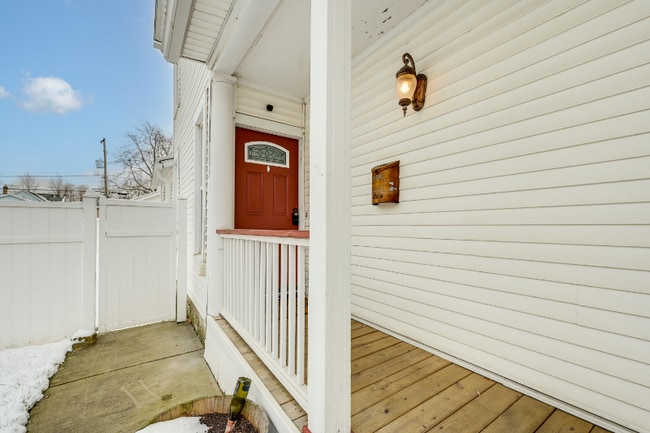 Photo - 1090 Michigan Ave