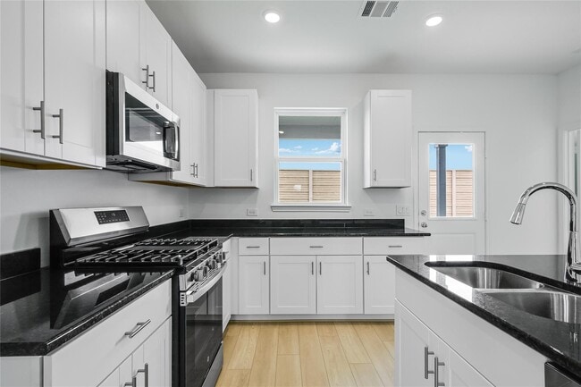 Photo - 21834 Red Lantana Trl