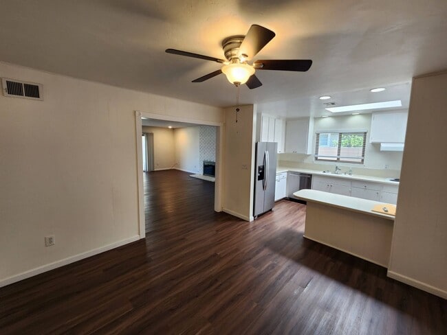 Photo - 4 Bedroom Single Story House in University City