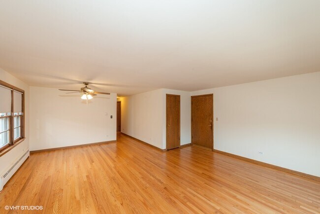 Photo - 4615 N Sayre Ave Unidad 2